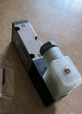 0.15 - 0.7MPa 24V Ryobi Machine Solenoid VALVE CKD 4KB319 - 00 - LS - DC24V